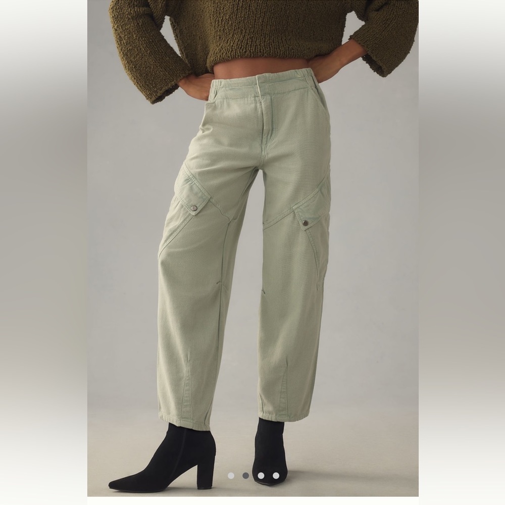 NWT. Pilcro Utility Cargo Pants. Size 24